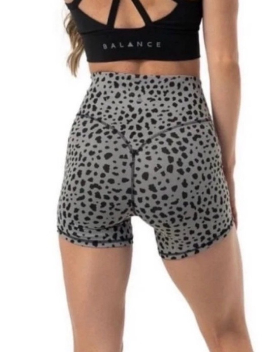 Balance Athletica Vitality Ascend Biker Shorts in Gray Leopard Print - Size M - Picture 4 of 4